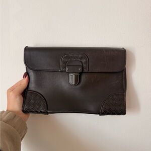 Bottega Veneta Intrecciato Slide Lock Clutch Bag - Dark Brown/Black